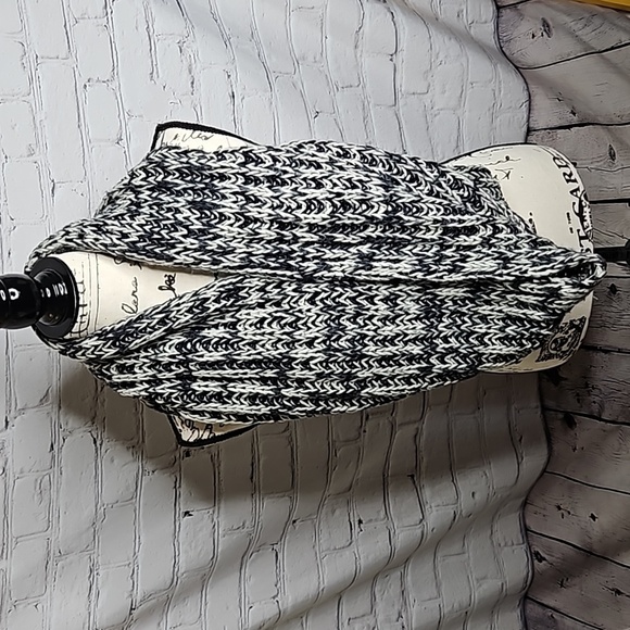 World Market Knit Infinity Scarf - Picture 1 of 4